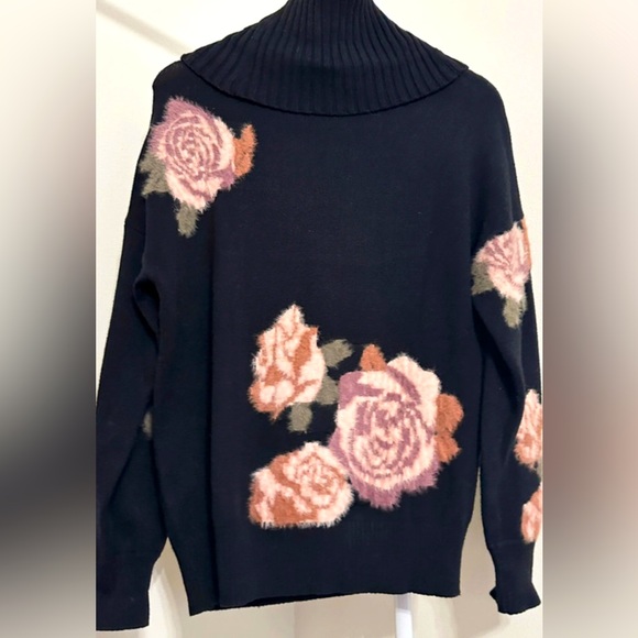 Charlie B Cowl Neck Textured Floral Print Knit Sweater Women’s Size Small - Picture 1 of 8
